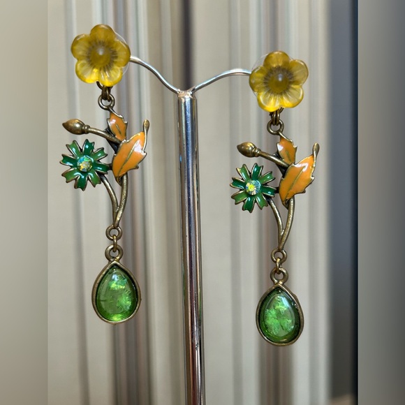 Jewelry - Floral chandelier earrings